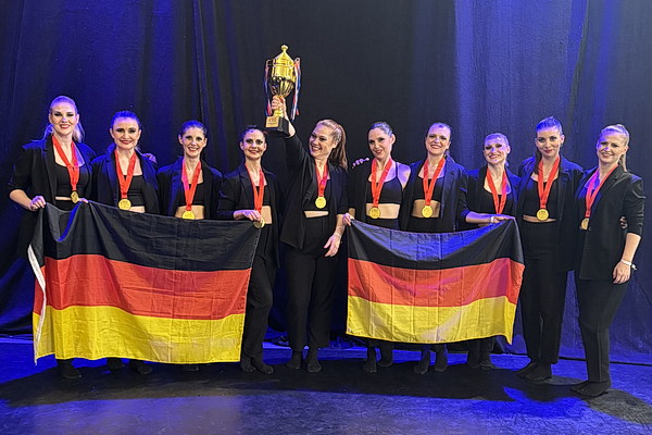 Gold bei den Formationen der Adults 2 Modern / Contemporary für das Team classicART (SG Sossenheim)