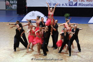 Das B-Team der Formationsgemeinschaft Hofheim / Rüsselsheim / Fischbach